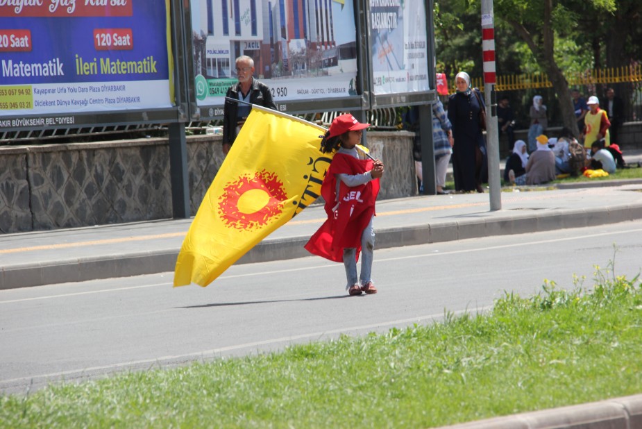 Fotoğraflarla Diyarbakır&rsquo;da 1 Mayıs